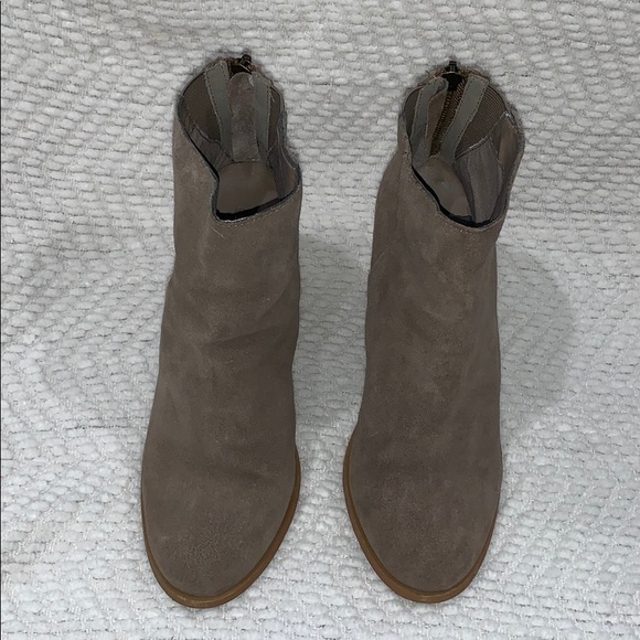 Urban Outfitters Stacked Heel Ankle Bootie - Picture 7 of 8